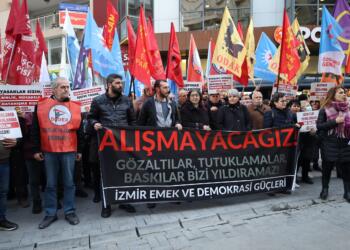 Gözaltı ve tutuklamalar İzmir’de protesto edildi
