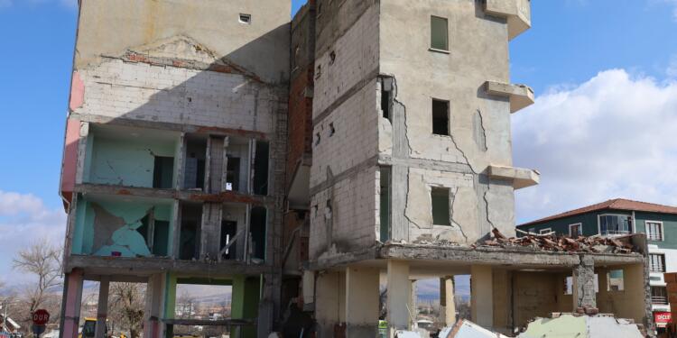 Meleti’de depremzedelerin barınma sorunu hala çözülmedi