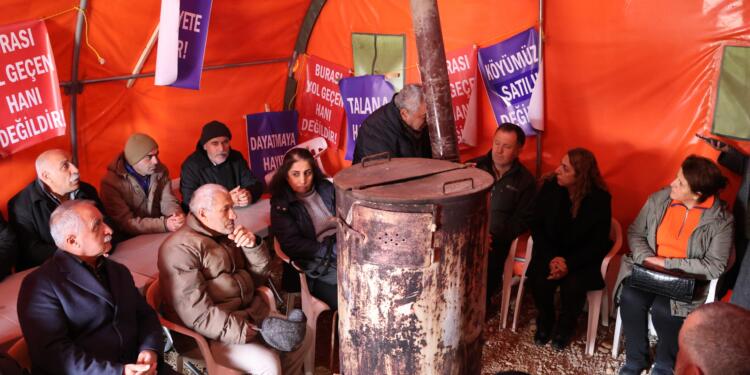 DEM Parti, mahalleleri için direnen Haçovalıları ziyaret etti