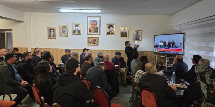 Avrupa’da yaşayan Kürdistanlılar tarihi çağrıyı kitlesel izledi