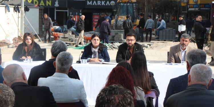 Cizîr Belediyesi Meclis toplantısını halkla beraber yaptı
