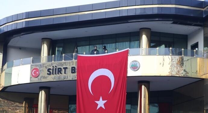 Sêrt’te kayyım işçi kıyımına başladı