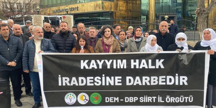 Sêrt’te kayyımın Mahsa Amini’nin fotoğraflarını silmesine tepki