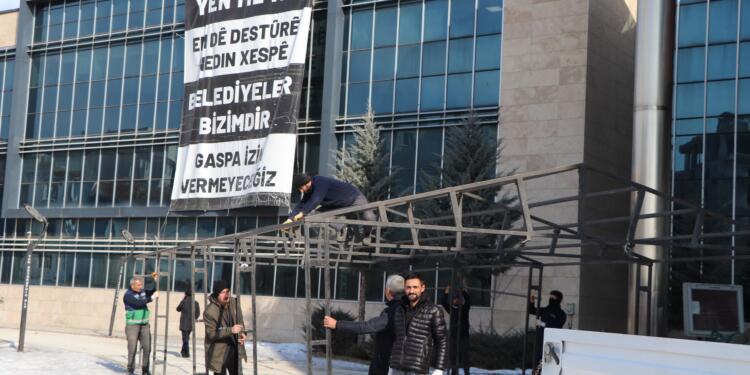 Kayyım girişimine karşı Wan’da nöbet çadırı kuruldu