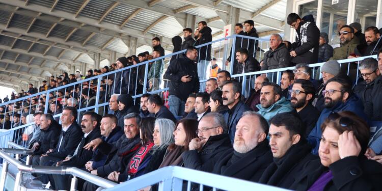 DBP ve DEM Parti Eş Genel Başkanlarından Vanspor’a Destek