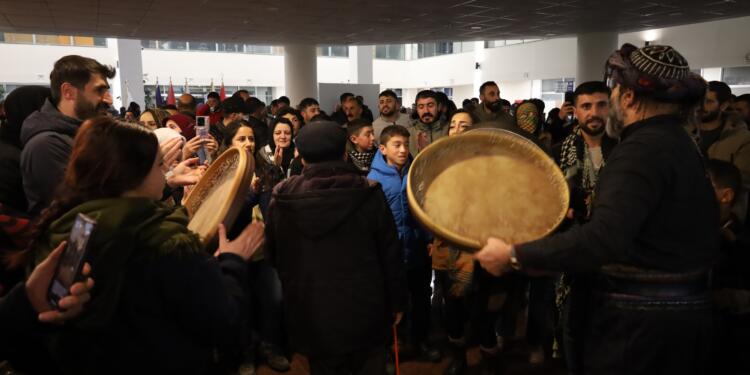 Wan nöbetinde stand-up ve müzik dinletisi