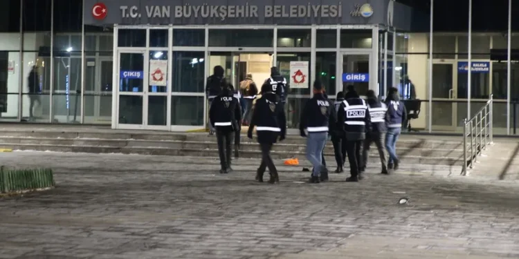 Wan’da gözaltına alınanlar savcılık ifadesi alınmadan tutuklamaya sevk edildi