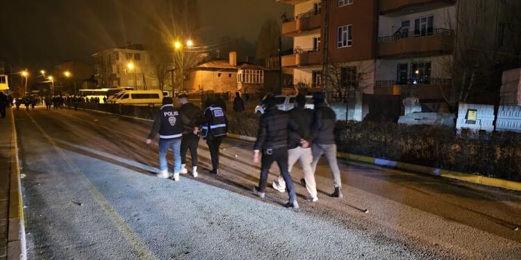 Wan’da 100’den fazla kişi gözaltına alındı