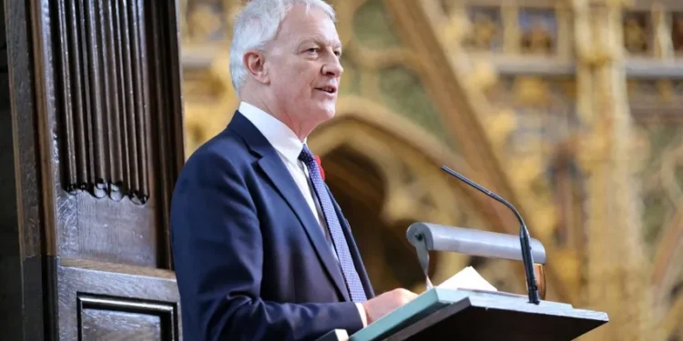 Trump’ı eleştiren Büyükelçi görevden alındı