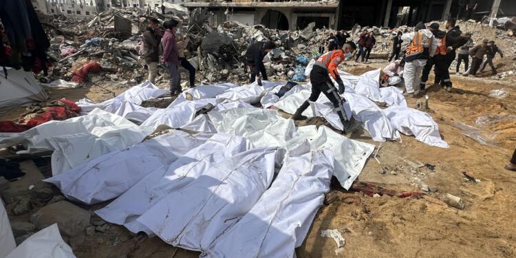 İsrail Gazze’de mülteci kampına saldırdı