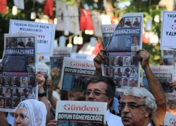 Özgür Gündem davasında 3 gazeteciye ceza
