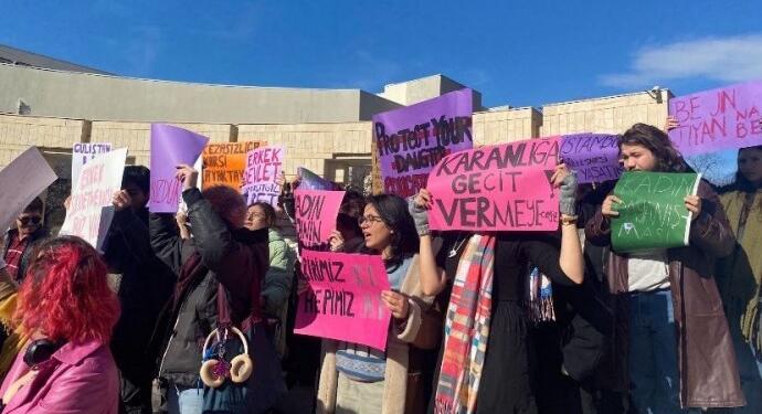 Bilkent Üniversitesi’nde 8 Mart afişleri toplatıldı
