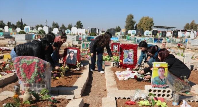 Bilgin ve Daştan mezarları başında anıldı