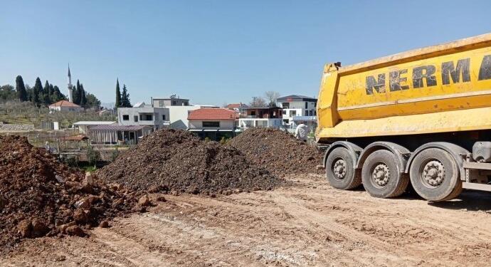 Eski kurşun fabrikası atıkları Torbalı ilçesine dökülmüş!