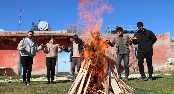 Yılın ilk Newroz ateşi Amara’da yakıldı