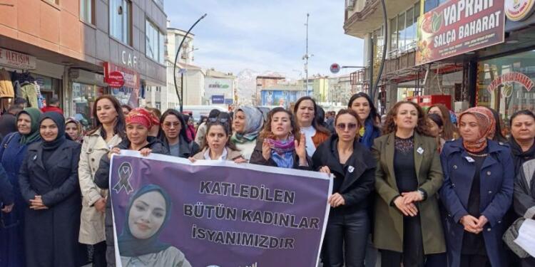 Kadınlar Cansever Sucu için sokaktaydı