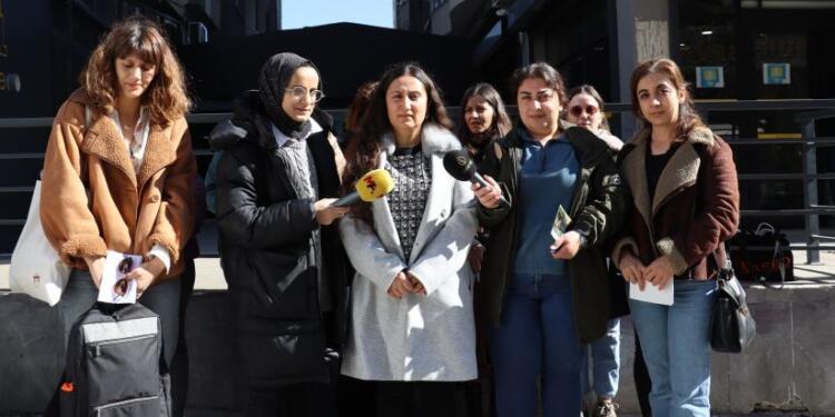 MKG tutsak gazetecilere kart ve kitap gönderdi