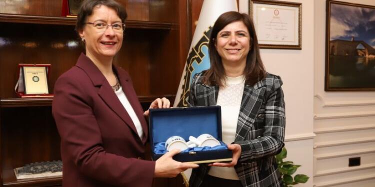 Fransız büyükelçiden Amed Büyükşehir Belediyesi’ne ziyaret