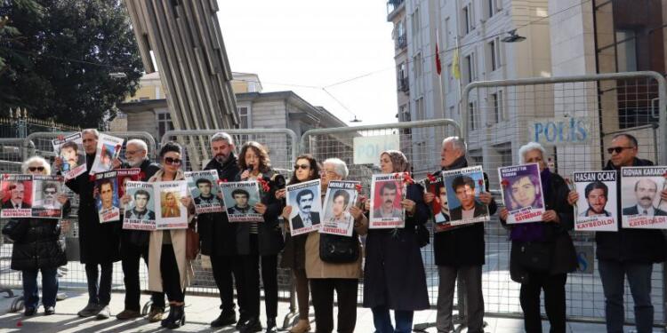 Cumartesi Anneleri Cüneyt Aydınlar’ın akıbetini sordu