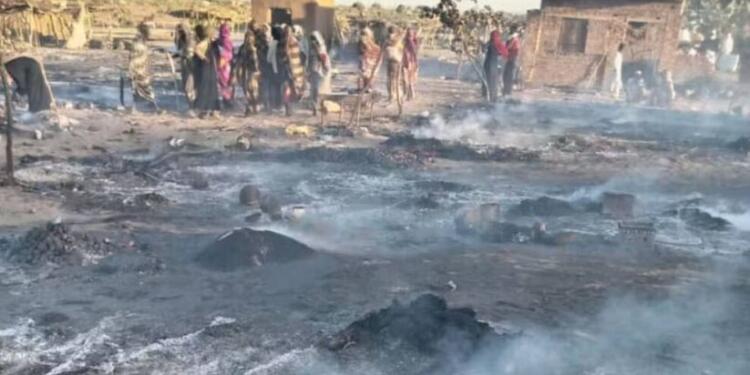 Pazar yerine hava saldırısında yüzlerce kişi katledildi