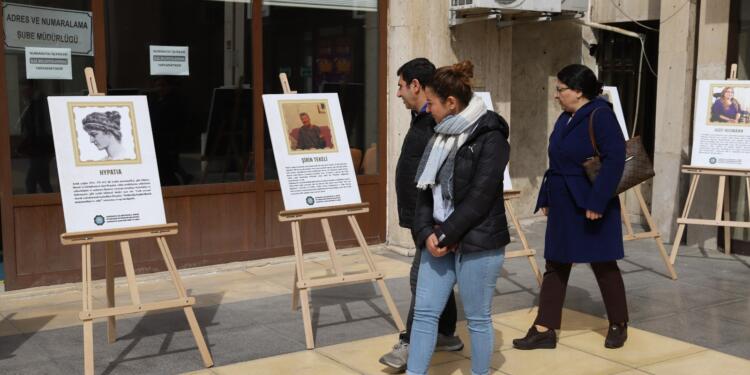 Amed’de Kadın Portre Sergisi açıldı