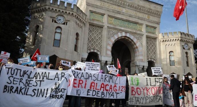 Üniversiteliler: Mücadelemize omuz verin