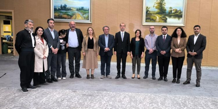 DEM Parti ve DBP heyeti Silêmani’de gazetecilerle bir araya geldi