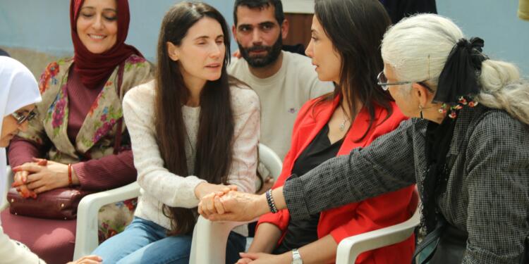 32 yıl sonra tahliye edilen Güler Bilen’e kitlesel ziyaret