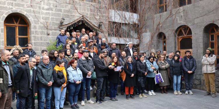 Sanatçılardan çağrıya destek: Siyasi ve hukuki zemini önemsiyoruz