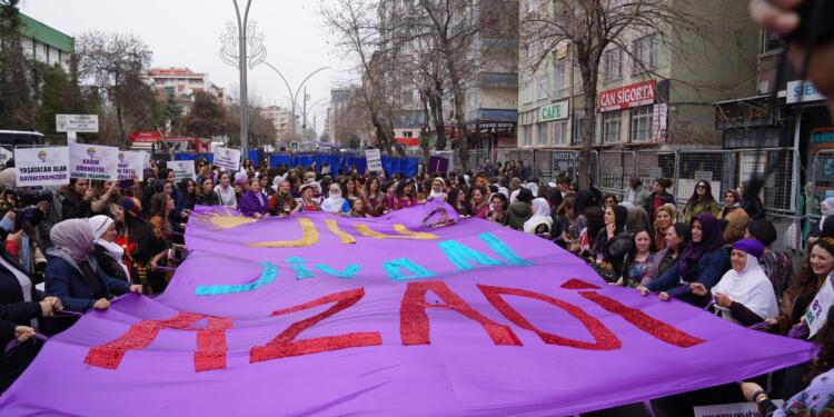 Fotoğraflarla 8 Mart 2025: Jin, Jiyan, Azadî!