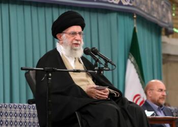 Hamaney: İran dayatmaları kabul etmeyecek