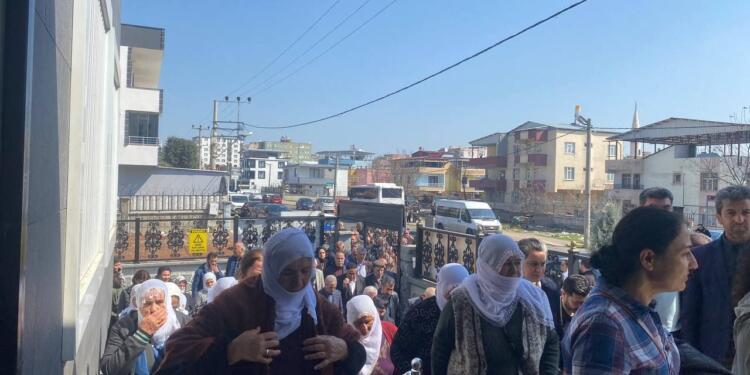 YJA-Star’lı Pelda Doğri’nin taziyesine kitlesel ziyaret