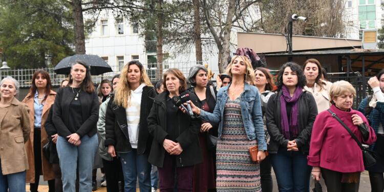 Katledilen Cansever Sucu için Amed’de açıklama