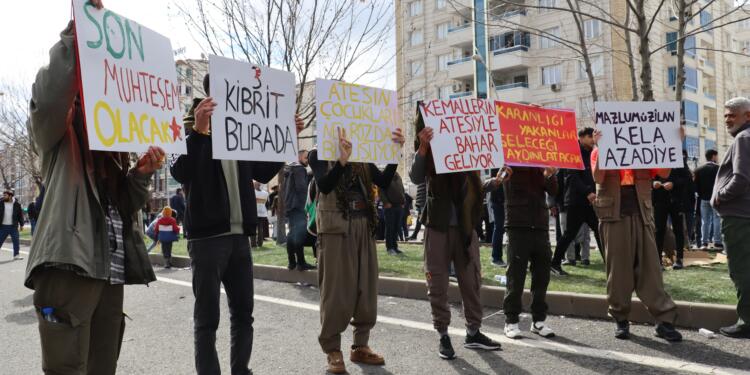 Fotoğraflarla 2025 Amed Newrozu: Abdullah Öcalan’a özgürlük