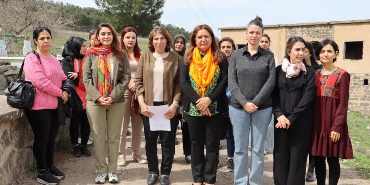 Katledilen Sultan Uçakan mezarı başında anıldı