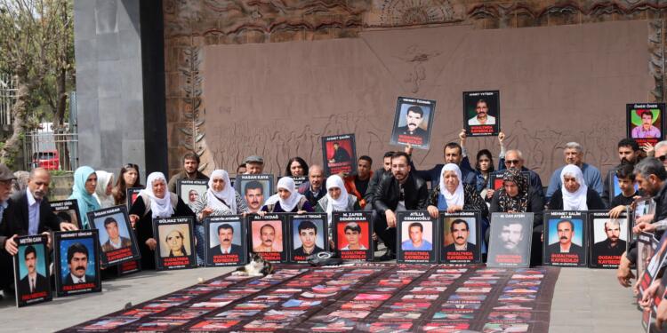 Kayıp yakınları Anık, Osmanoğlu ve Kürsep’in akıbetini sordu