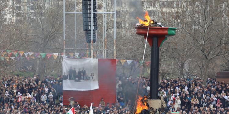 Fotoğraflarla 2025 Amed Newrozu: Abdullah Öcalan’a özgürlük