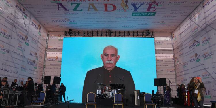 Fotoğraflarla 2025 Amed Newrozu: Abdullah Öcalan’a özgürlük