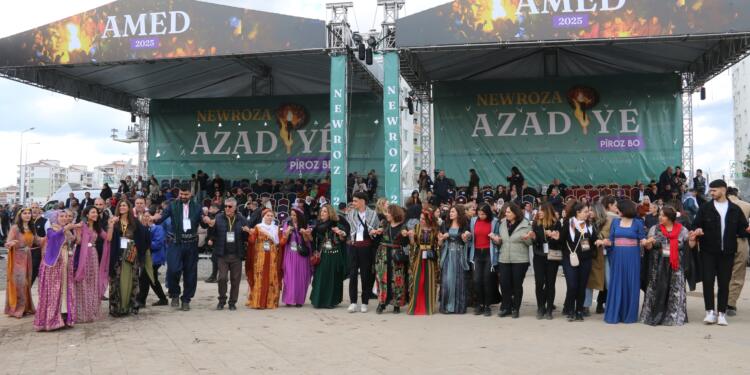 Fotoğraflarla 2025 Amed Newrozu: Abdullah Öcalan’a özgürlük