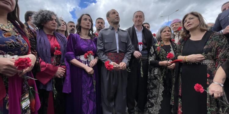 Fotoğraflarla 2025 Amed Newrozu: Abdullah Öcalan’a özgürlük