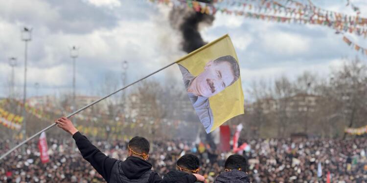 Fotoğraflarla 2025 Amed Newrozu: Abdullah Öcalan’a özgürlük