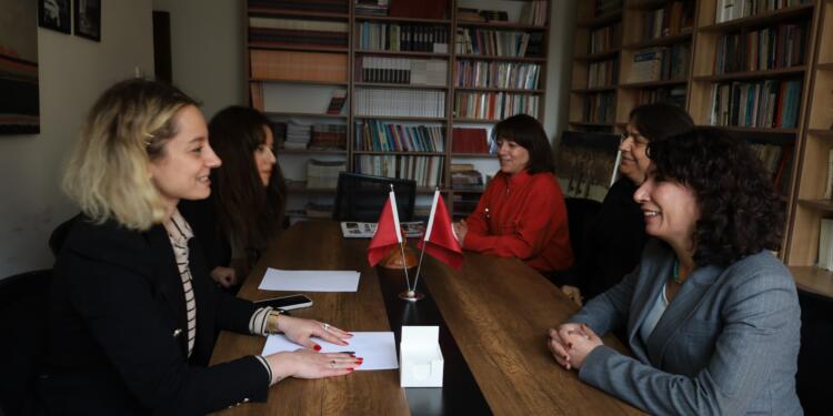 DEM Parti Kadın Meclisi, TİP Kadın Bürosu ile bir araya geldi