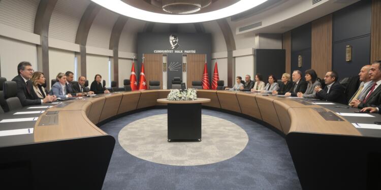 DEM Parti’den CHP’ye dayanışma ziyareti