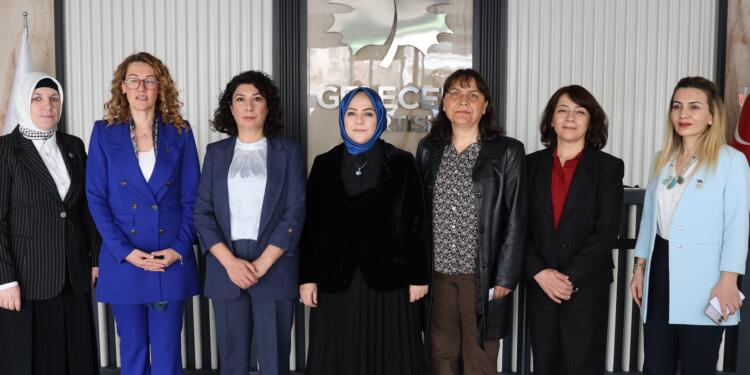 DEM Parti Kadın Meclisi’nden Gelecek Partisi’ne ziyaret