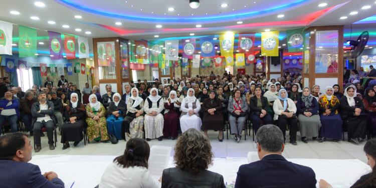 ‘Barış ve Demokratik Toplum Çağrısı’nın konuşulduğu halk toplantıları devam ediyor