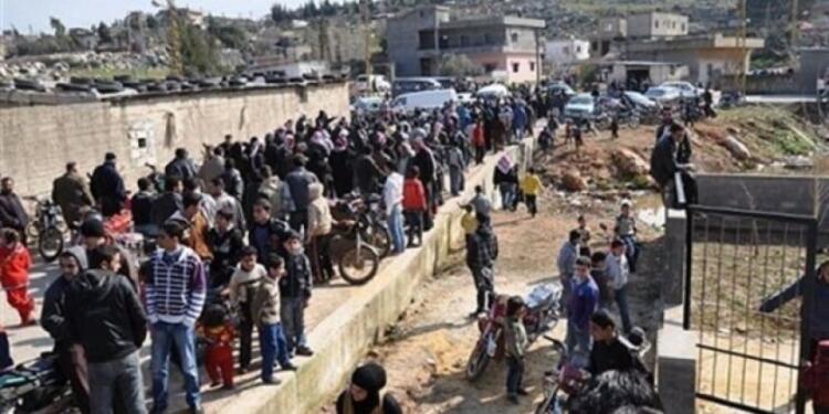 Binlerce Suriyeli katliam korkusuyla Lübnan’a kaçtı