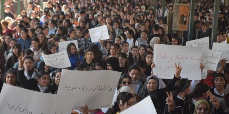 Kobanê’de halk Alevi katliamına karşı yürüdü