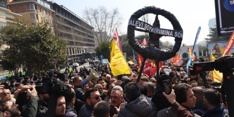 Alevi örgütleri: Katliamların sorumlusu HTŞ’yi destekleyenlerdir