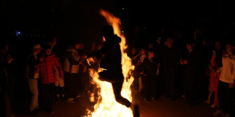 Binler Beyoğlu’nda Newrozu kutladı