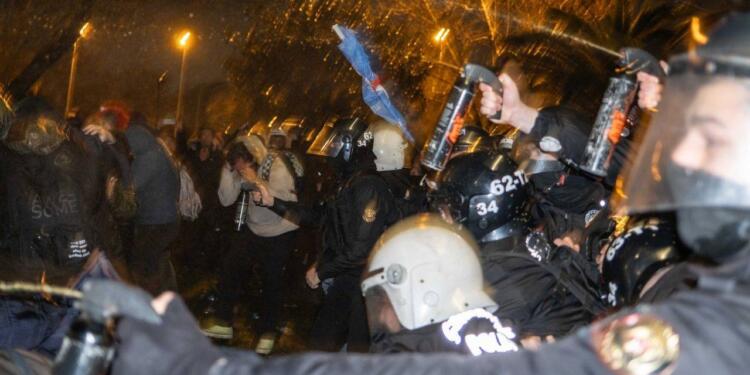 İstanbul Valisi polis şiddetini savundu